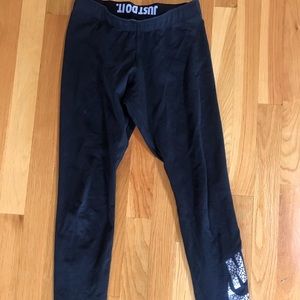 Black Nike leggings